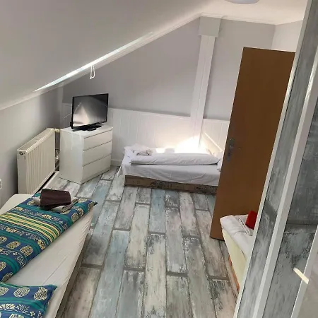 Hotel Twins Aparthotel Hurbanovo